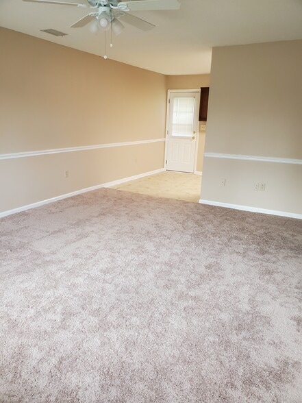 Large living room - 294 Gurley Dr NW