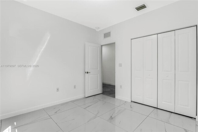 Building Photo - 2541 SE 1st St