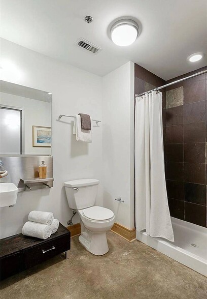 Second Bath - 411 N 22nd St