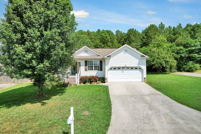 Building Photo - Beautiful Home