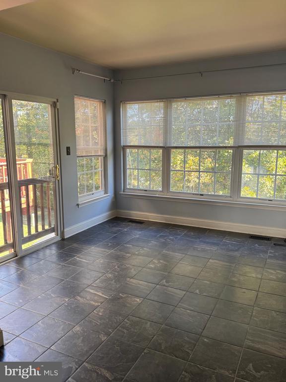 Building Photo - 3850 Koval Ln