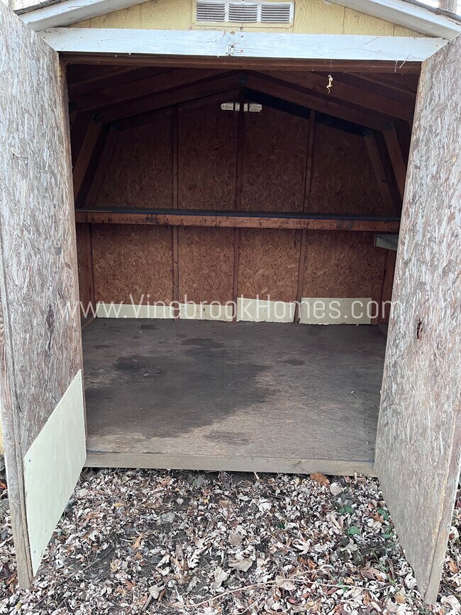 Building Photo - 8211 Ruskin Way