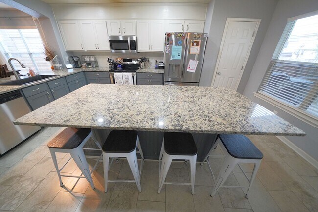 Building Photo - Gorgeous 5 Bedroom Rental in Cibolo! Realtor Commmission: $400