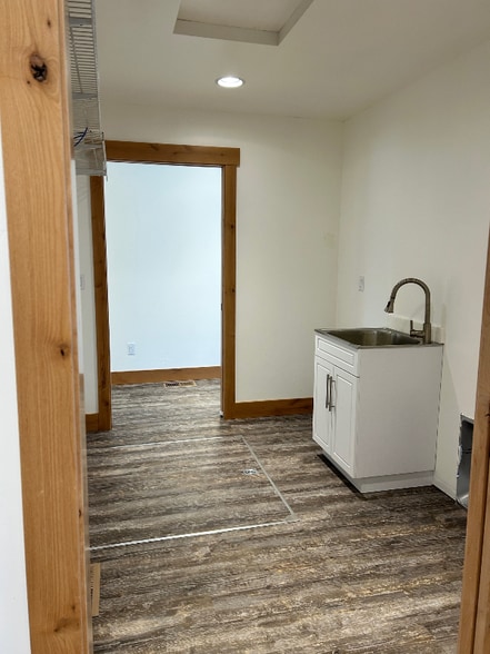 Building Photo - 240 Cayuse Ln