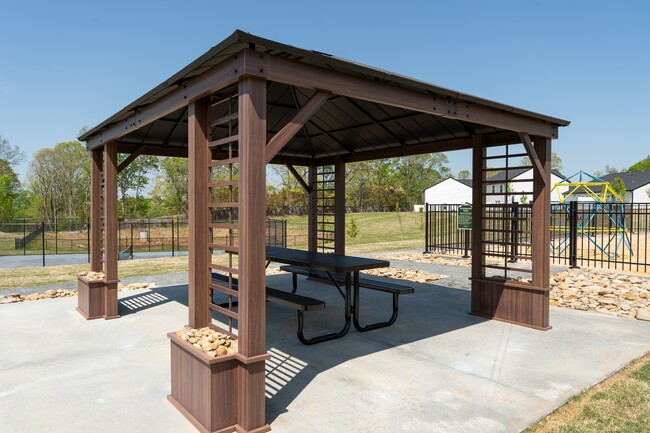 Building Photo - 4029 Cedar Fls Ln