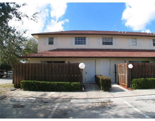 Primary Photo - 1401 Cypress Way W