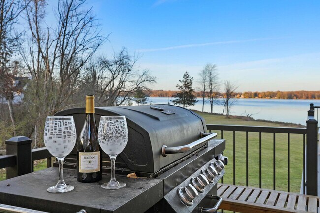 Building Photo - 222 Grouse Dr