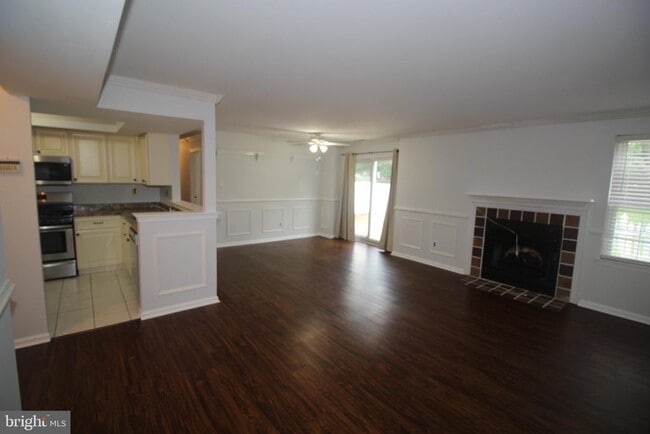 Building Photo - 681 Rose Hollow Dr