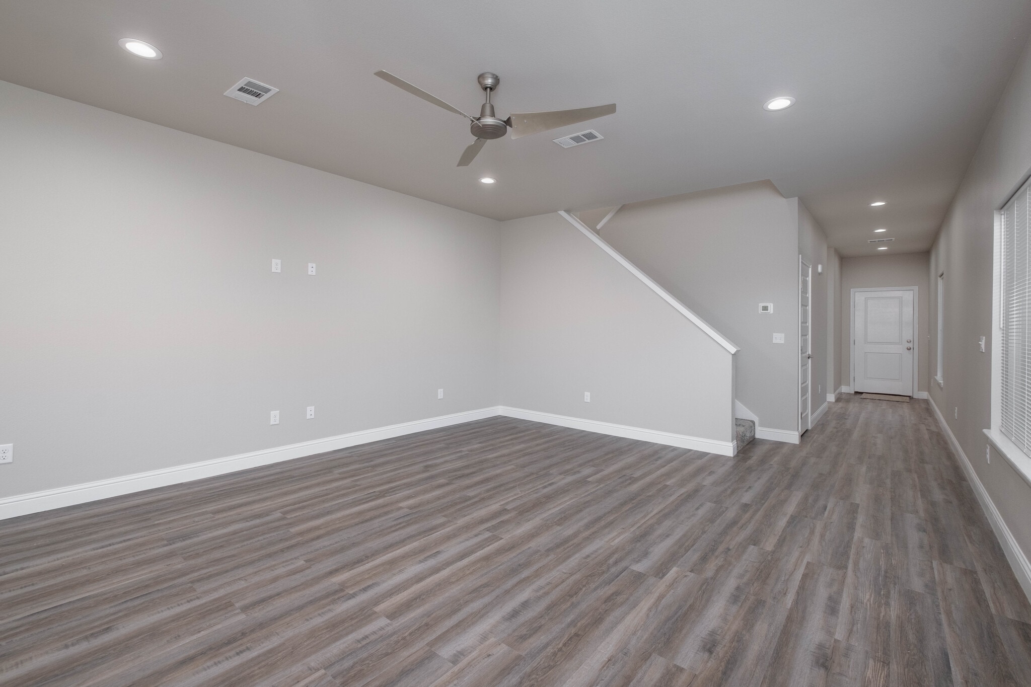 Building Photo - 405 38th St