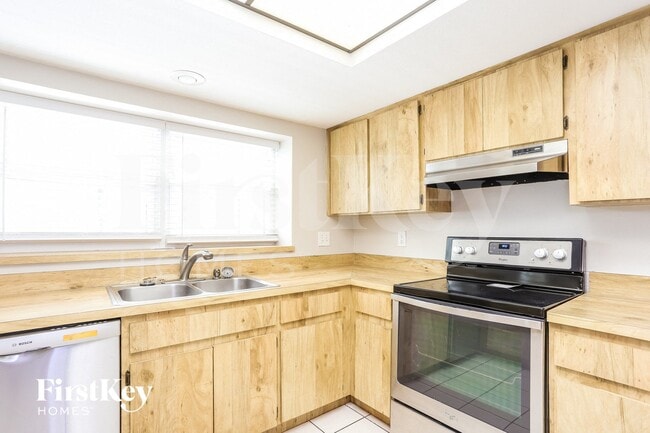 Building Photo - 4729 Windflower Cir