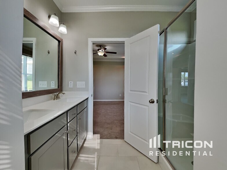 Building Photo - 65 Fish Whistle Ct