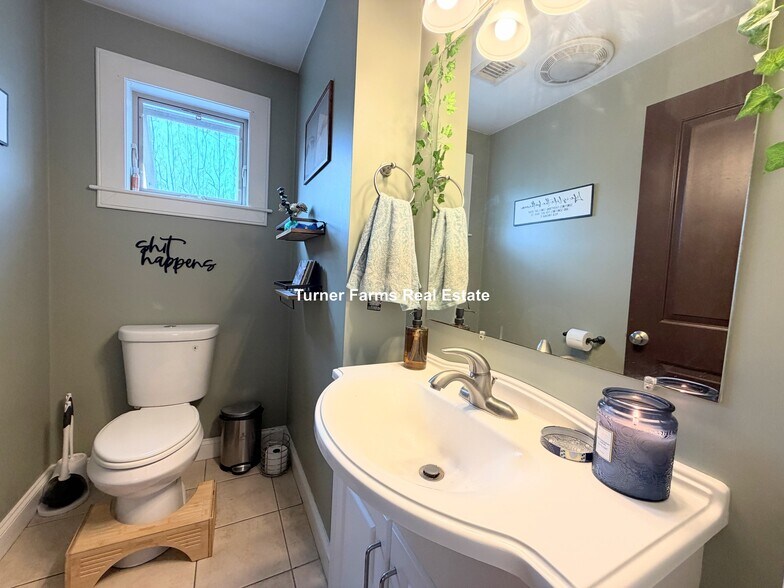 Building Photo - 31 Humphreys St