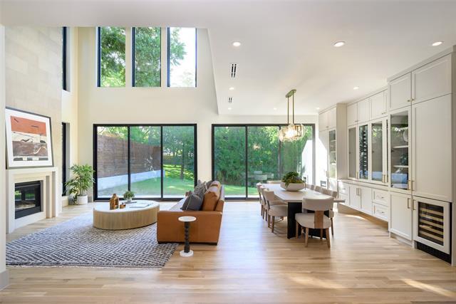 Building Photo - 6984 Santa Barbara Dr