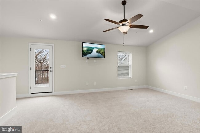 Building Photo - 304 Sweetbay Rd