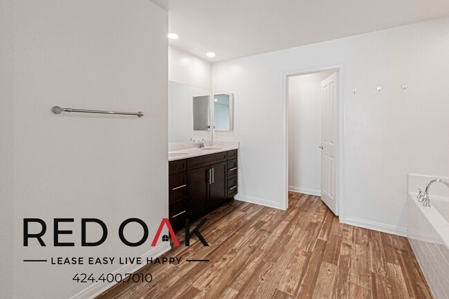 Building Photo - 14430 Strawberry Ln