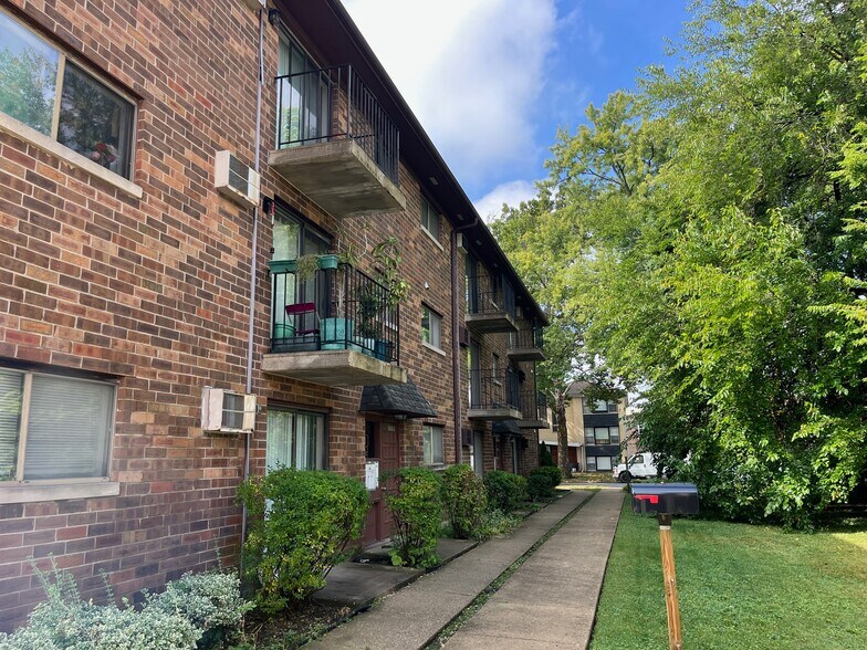 Building Photo - 1030 Dunlop Ave