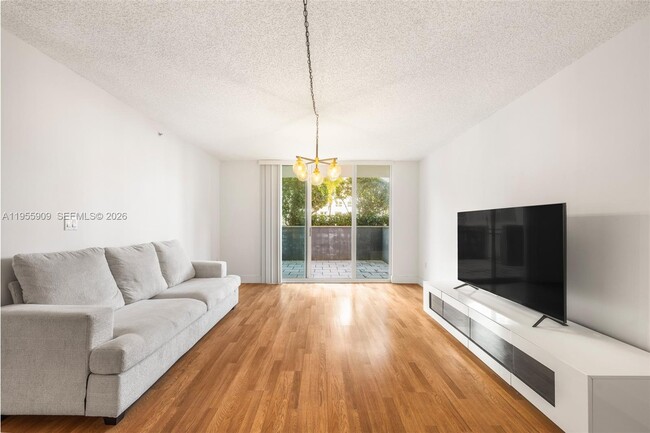 Building Photo - 1155 Brickell Bay Dr