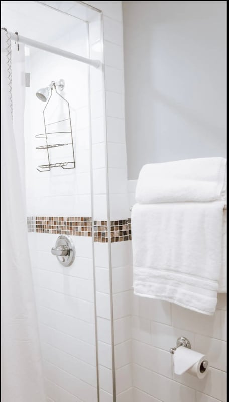 Building Photo - 662 Bleecker St