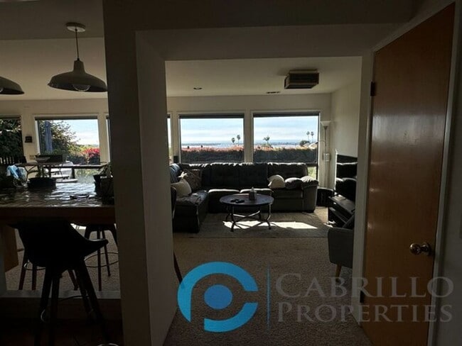 Building Photo - 2620 Deerpark Dr