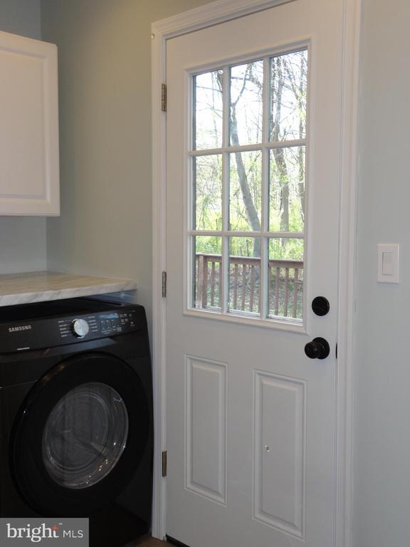 Building Photo - 814 Rustic Ln