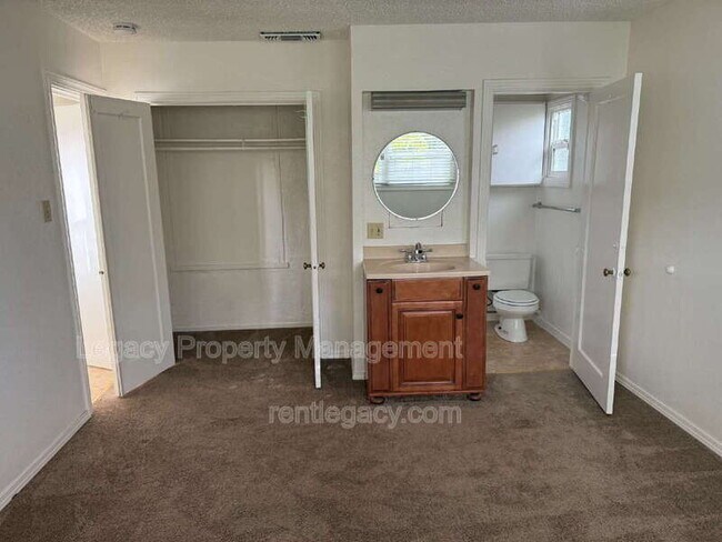 Building Photo - 5340 U St