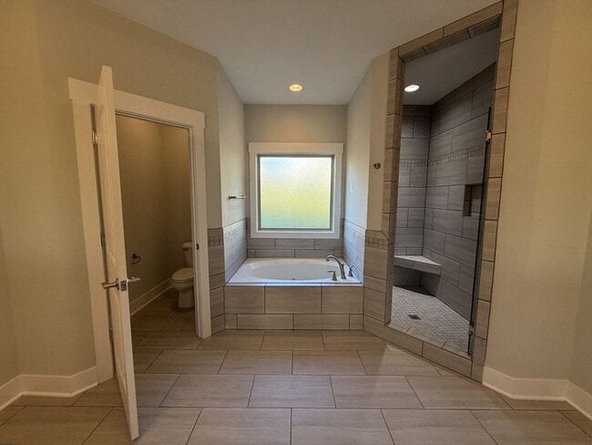 Building Photo - 1124 Watercress Ct