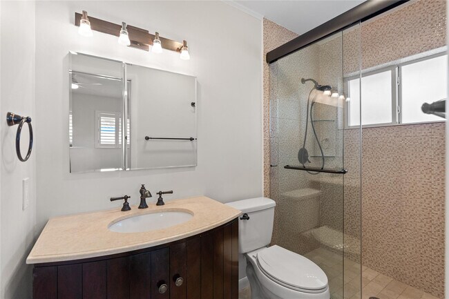 Building Photo - 2616 Middle River Dr