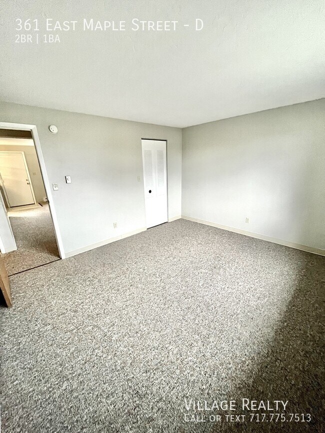 Building Photo - 361 E Maple St
