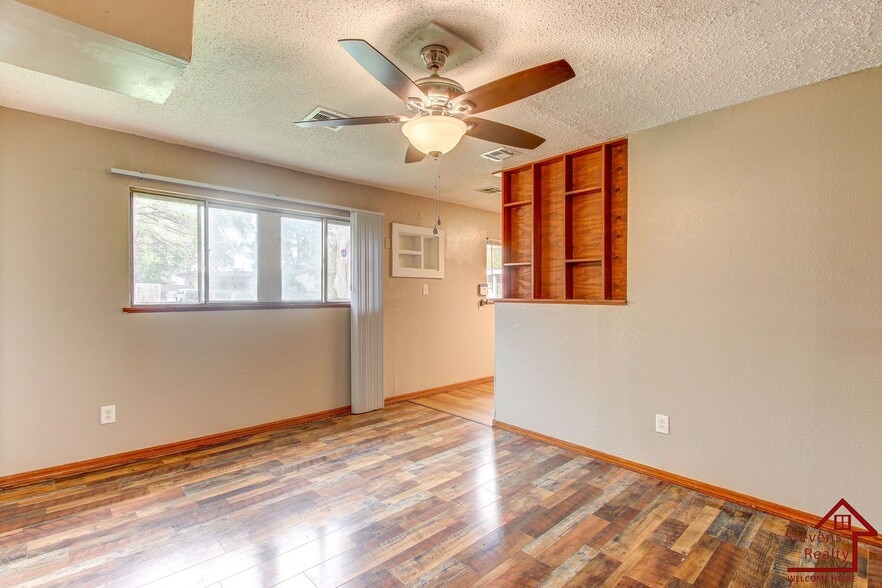 Building Photo - 1436 NW Ozmun Ave