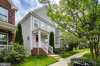 Building Photo - 133 Limpkin Ave