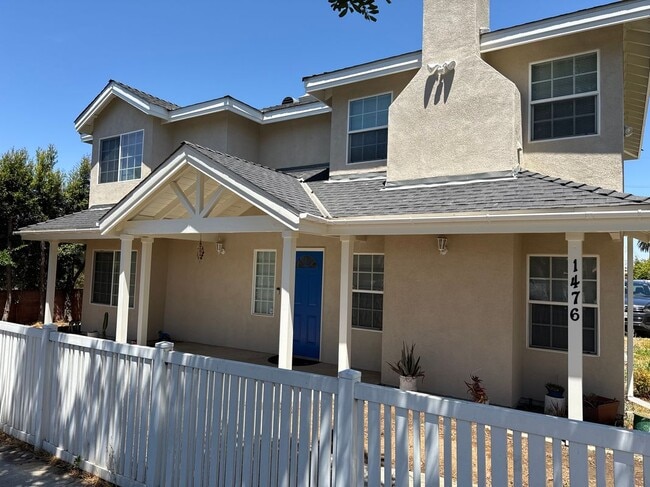 Building Photo - 1474 Gaviota Ave