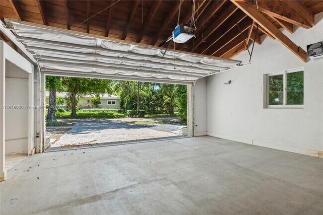 Building Photo - 601 Tibidabo Ave