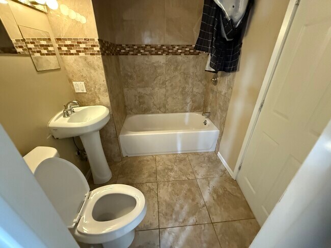 Building Photo - 5430 Mary Lane Dr