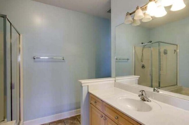 Building Photo - 7001 Lenox Village Dr