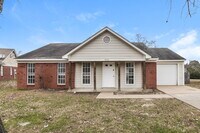 Building Photo - 5850 Waverly Dr