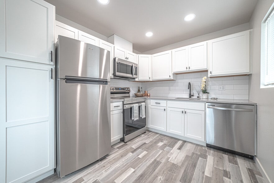 Kitchen - Yuma Apartments