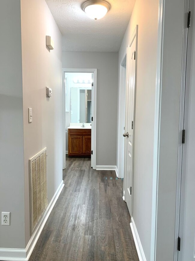 Building Photo - 3794 Bret Dr