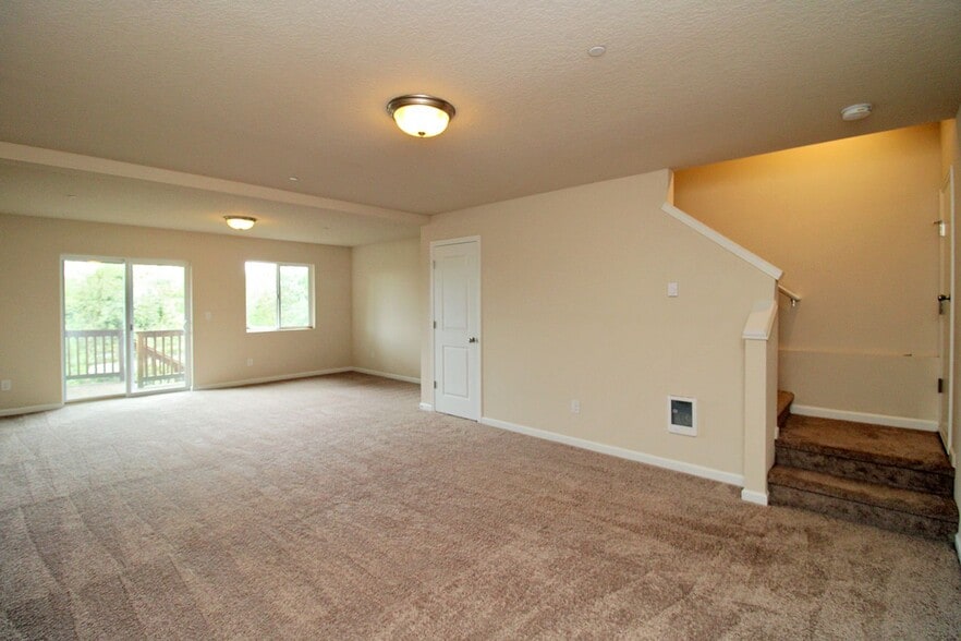 Building Photo - 15586 SE Vivian Way