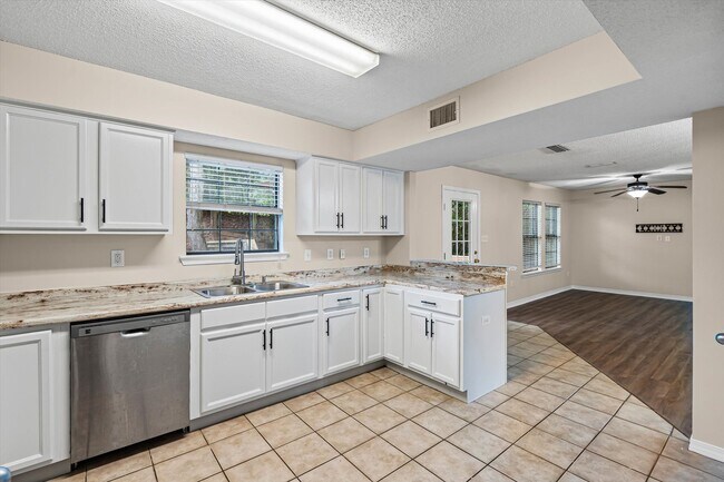 Building Photo - 57 Lake Shore Dr