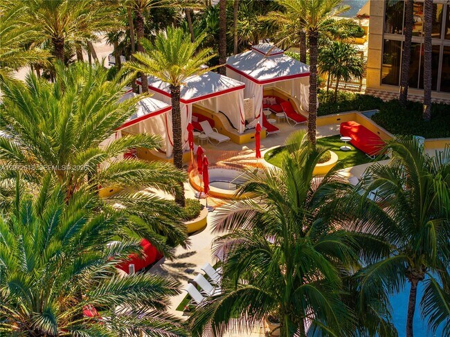 Building Photo - 17749 Collins Ave