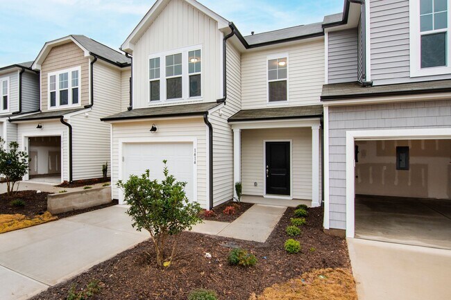 Building Photo - Modern & Charming 3-Bedroom Townhome in Durham!