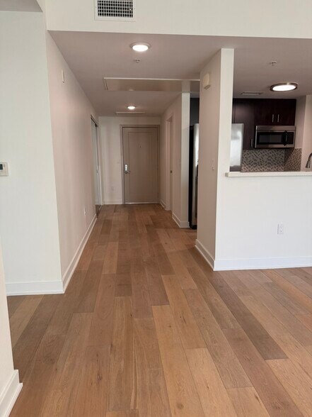 Building Photo - 436 S Virgil Ave
