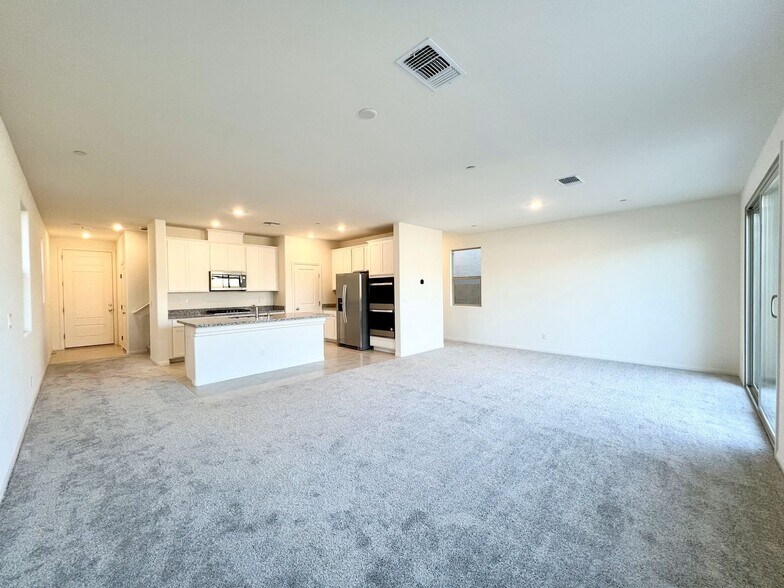 Building Photo - 1606 Rock Kestrel St