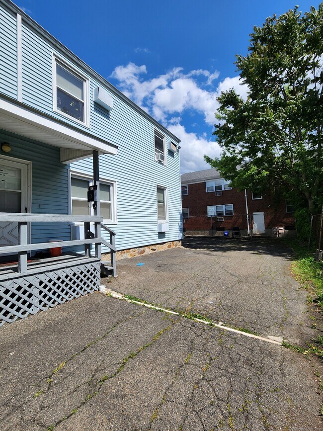 Building Photo - 143 Jackson Ave