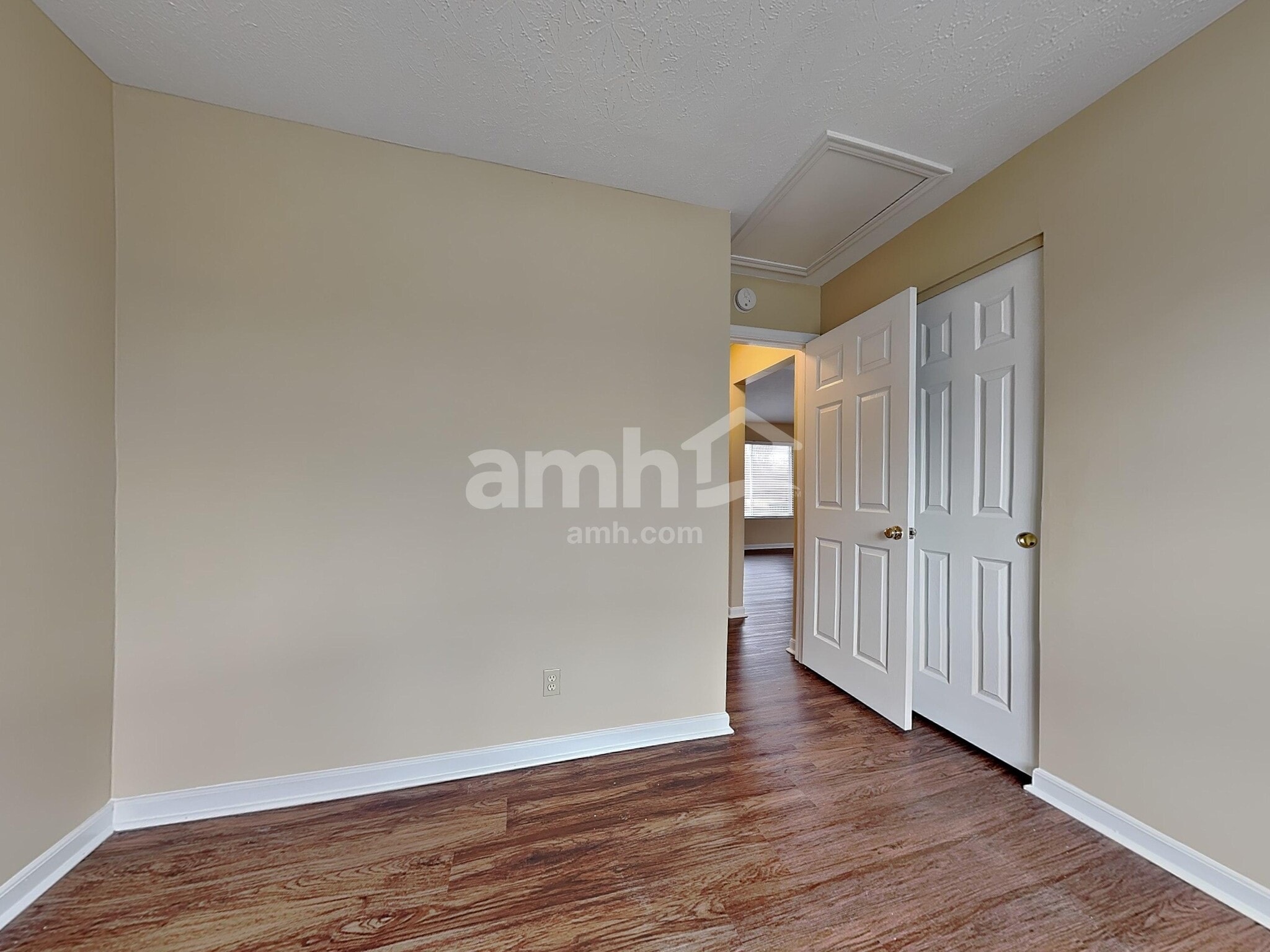 Building Photo - 10735 Chinkapin Cir