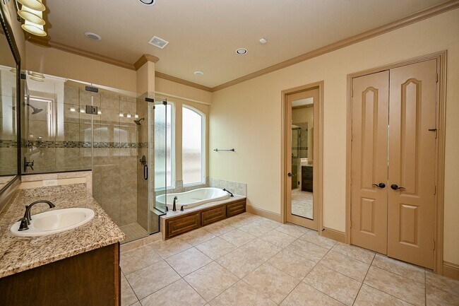 Building Photo - 5327 Sloan Falls Ct