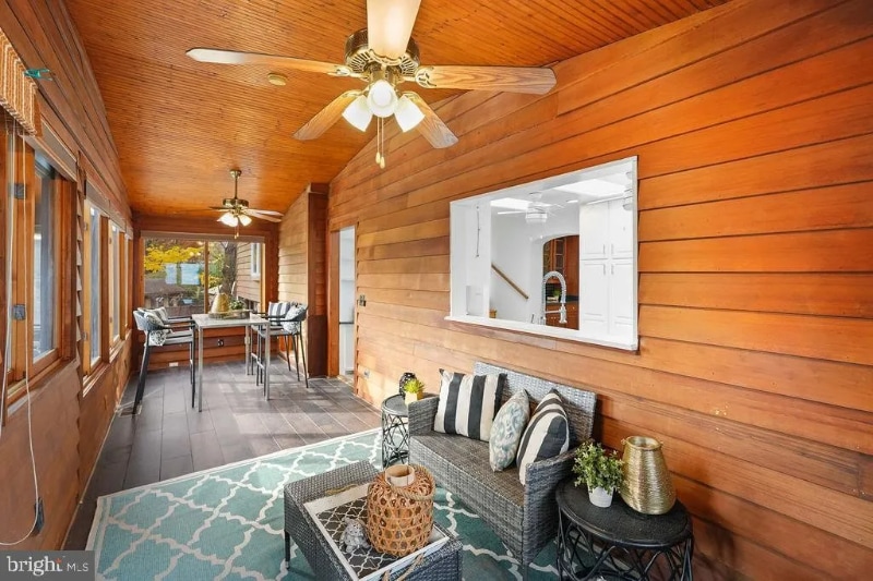 Building Photo - 5110 Flanders Ave