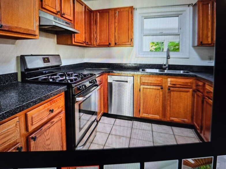 Building Photo - 1134 Chinaberry Ln