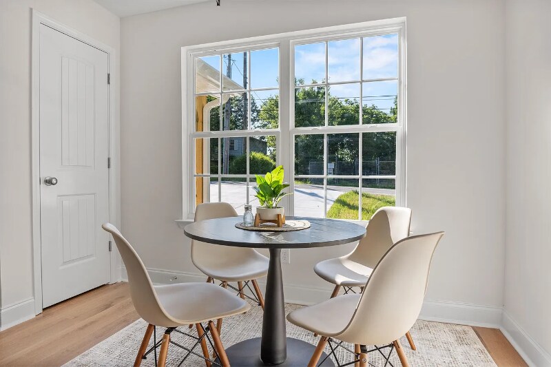 Building Photo - 812 Aubrey Ave