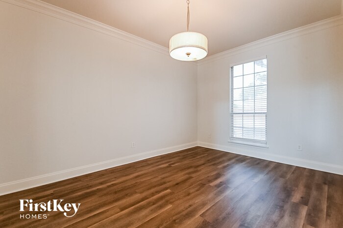 Building Photo - 8606 Granville Dr